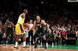 -关于凯尔特人横扫湖人，恩比德高光表现的信息