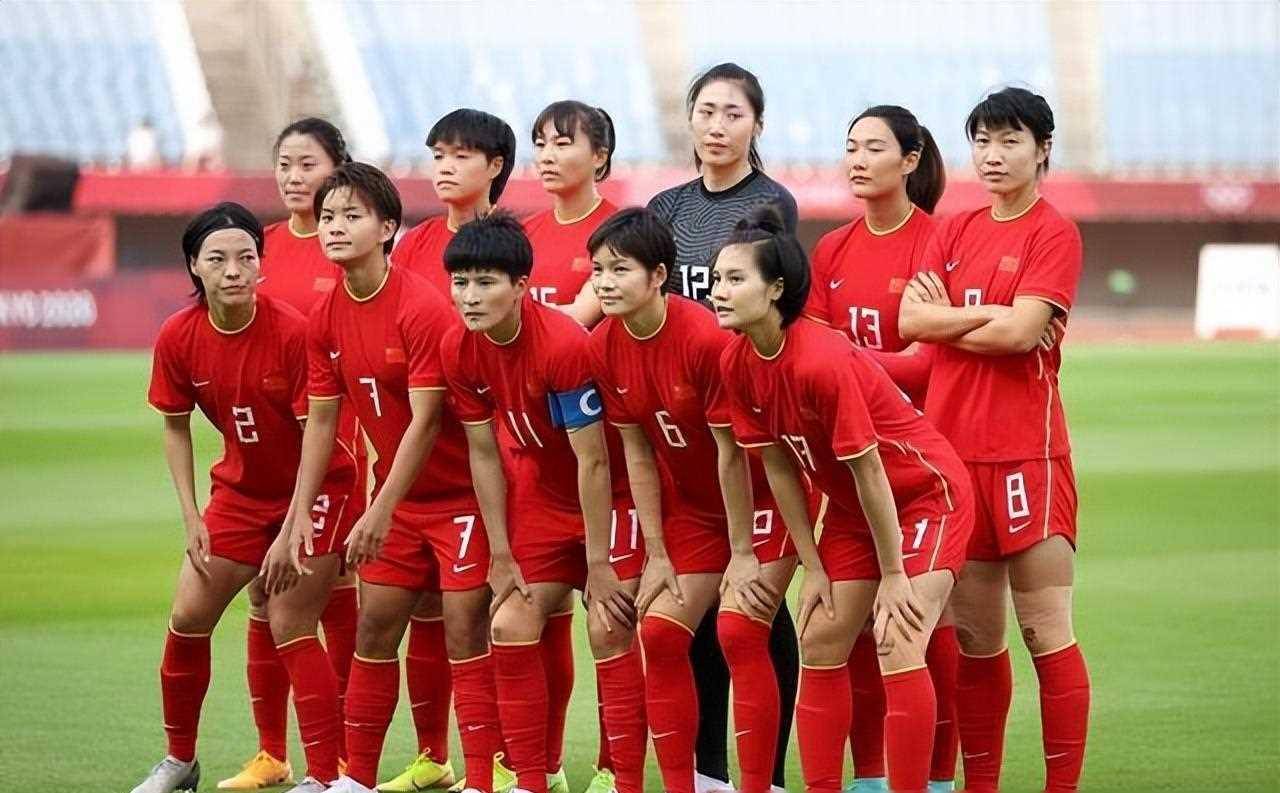 包含中国女足在亚洲杯半决赛中败北泰国队表现出色取胜的词条