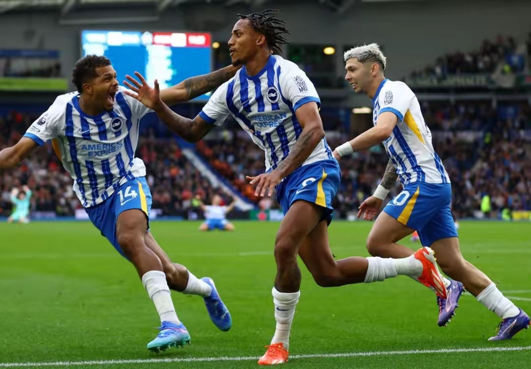 曼城客场大胜对手,继续高歌猛进 曼城客场大胜对手,继续高歌猛进