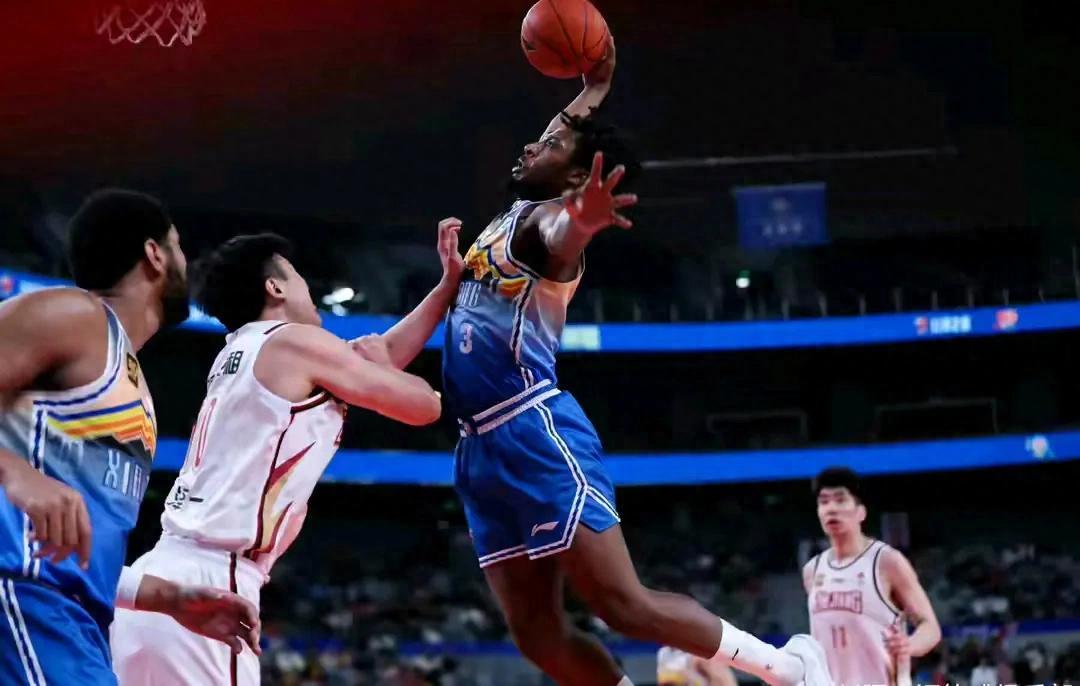 比赛前状况不佳,球队备战威胁重重 比赛前状况不佳,球队备战威胁重重