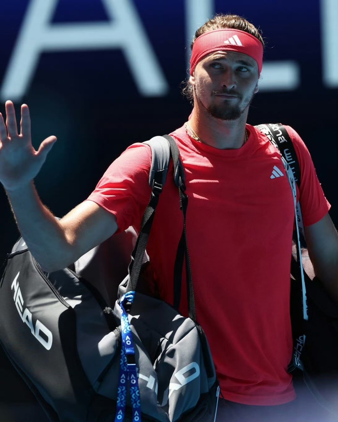 关于英国网球队险胜法国网球队，兹维列夫绝境逆转的信息