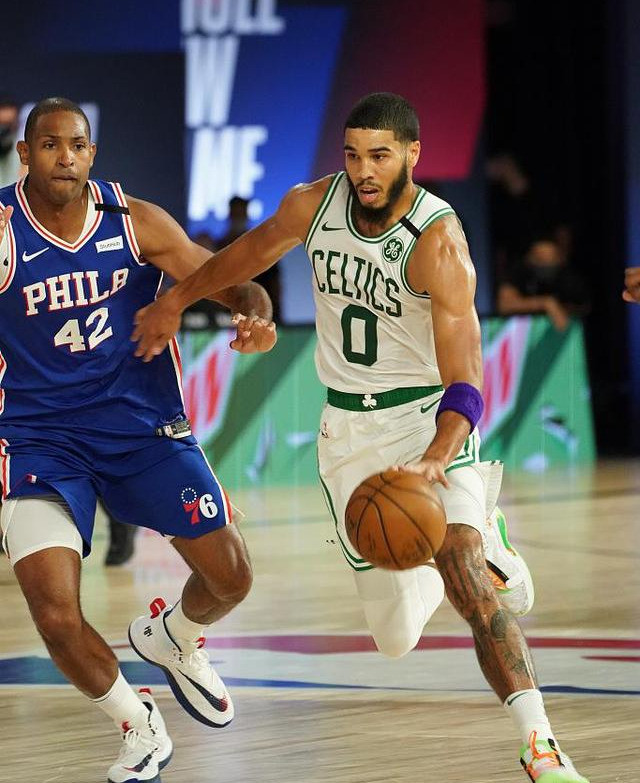 关于上海队横扫广东队,塔图姆扛起全队的信息 关于上海队横扫广东队,塔图姆扛起全队的信息