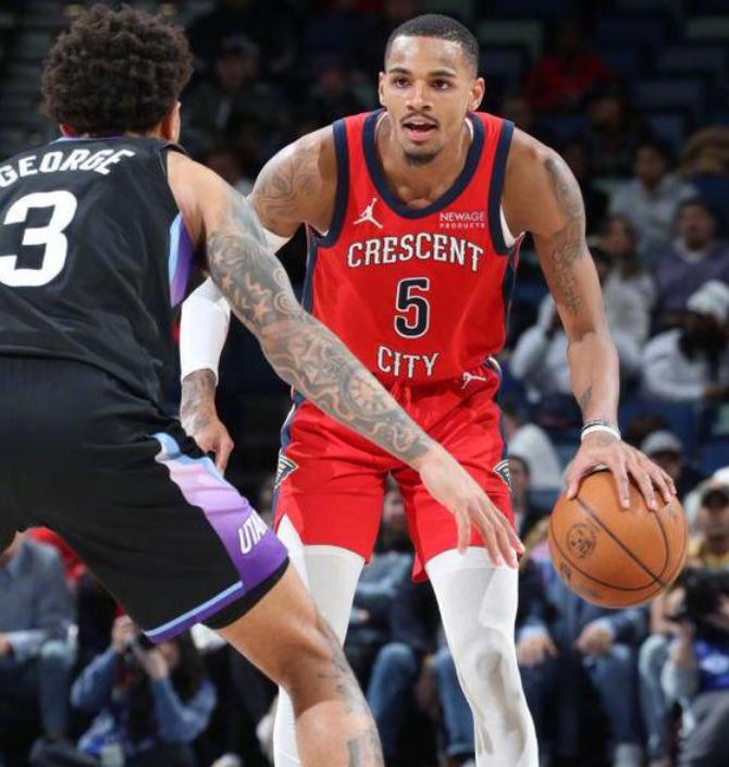 爵士逆转鹈鹕，乔治统治全场的简单介绍